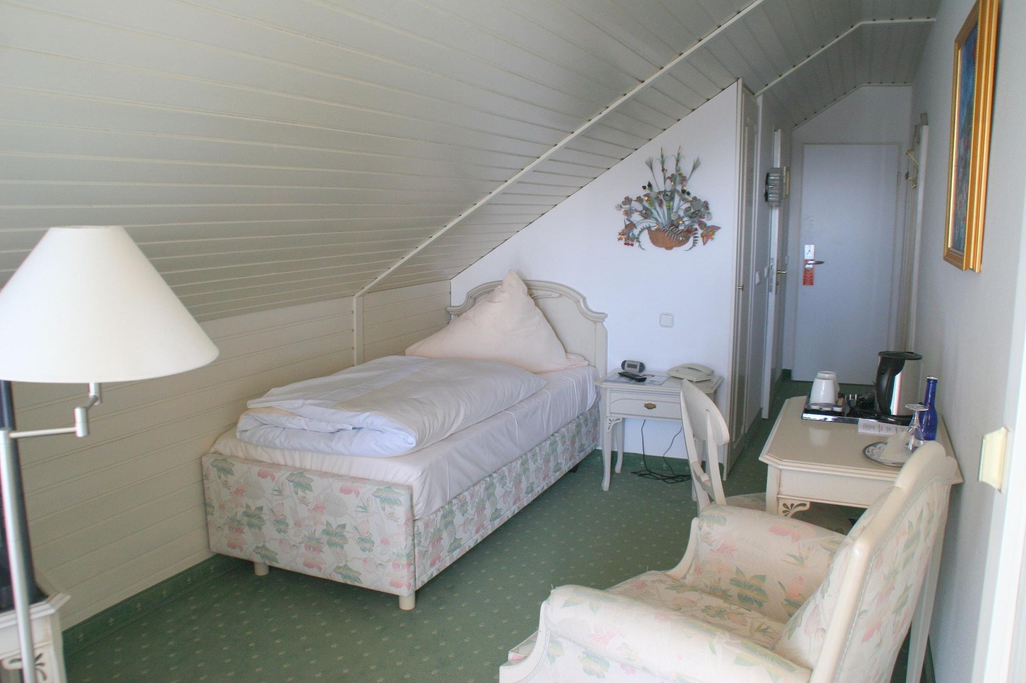 Sure Hotel By Best Western Rhoen Garden Poppenhausen Exteriör bild