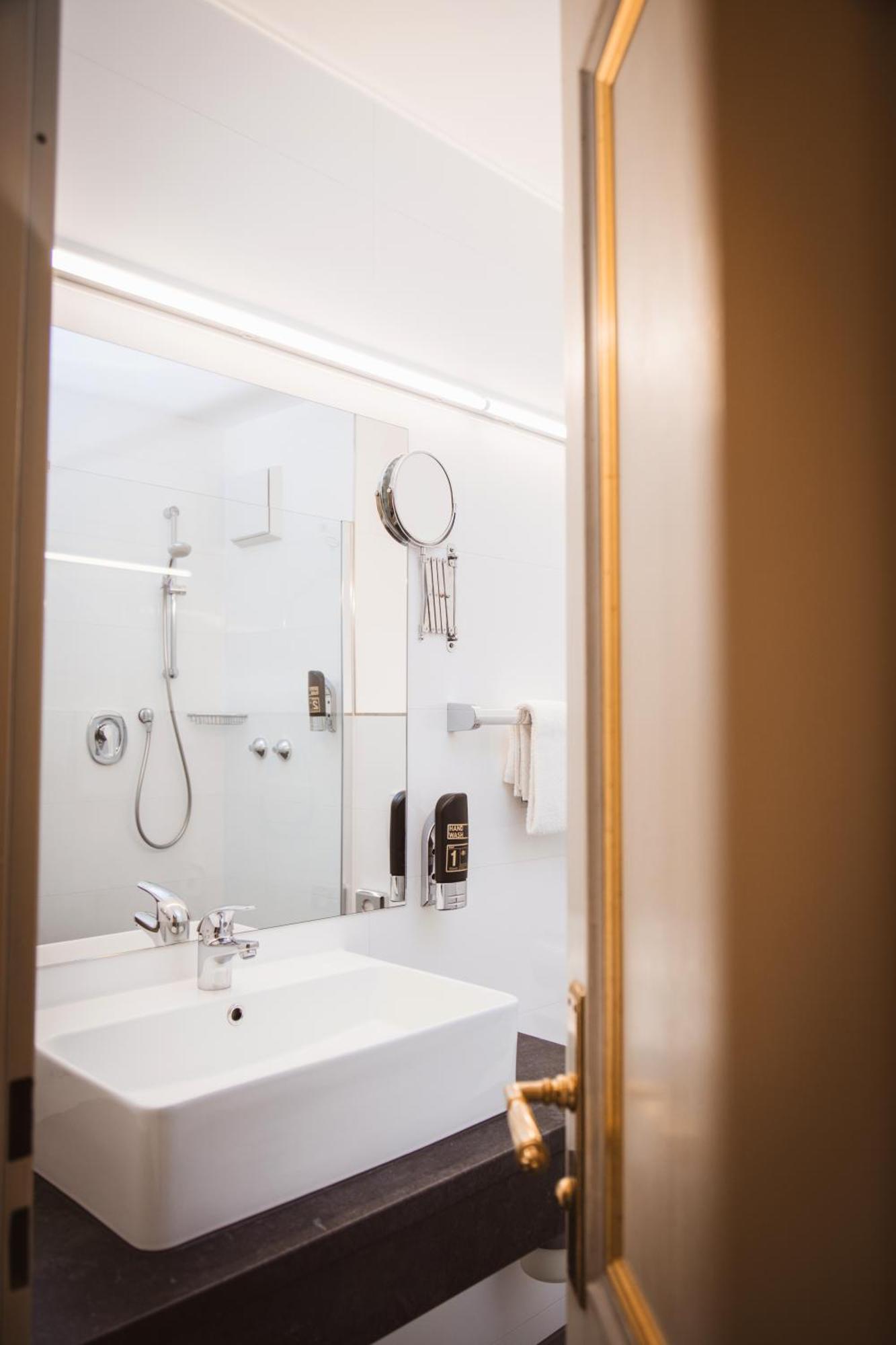 Sure Hotel By Best Western Rhoen Garden Poppenhausen Exteriör bild