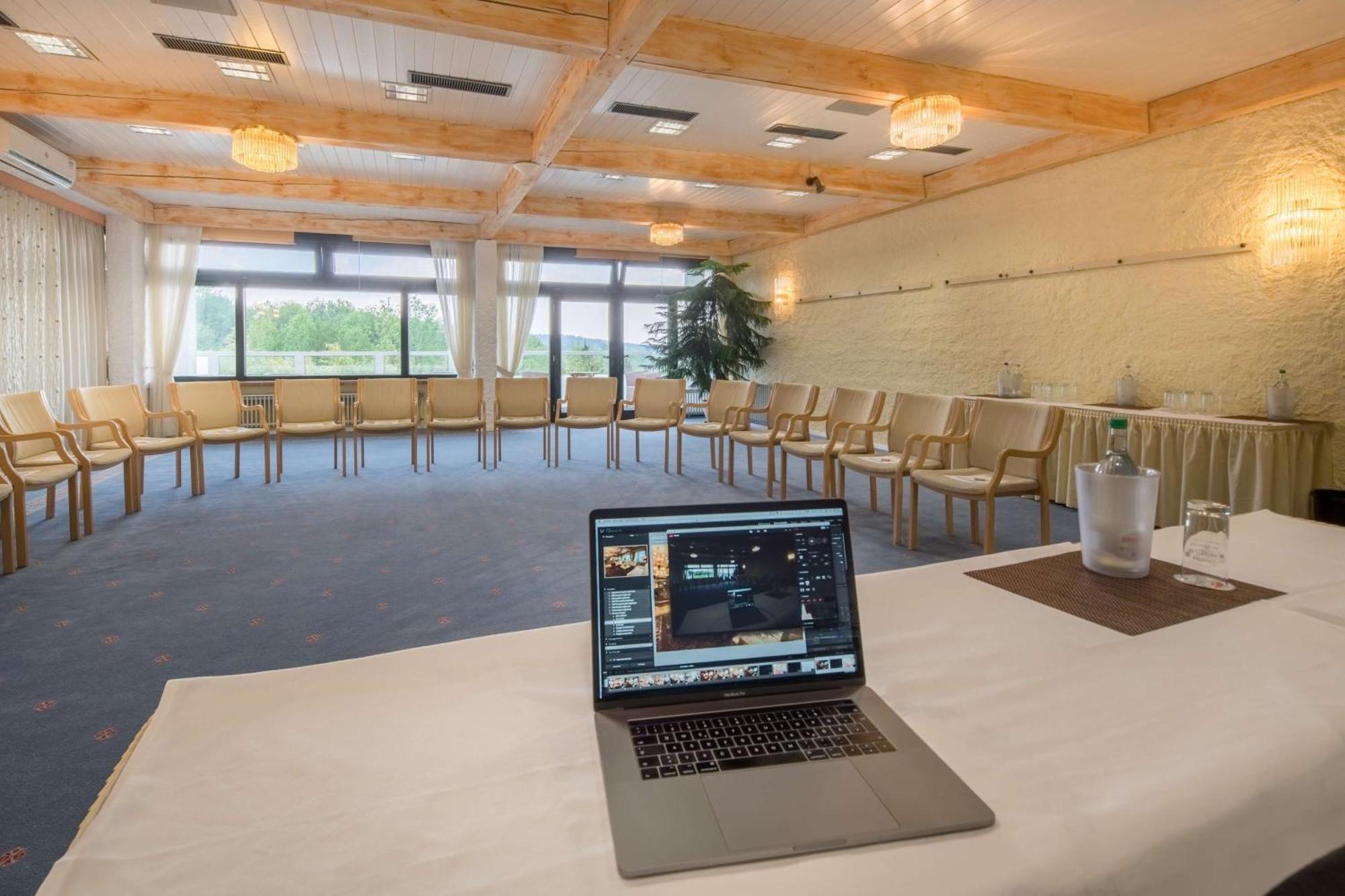Sure Hotel By Best Western Rhoen Garden Poppenhausen Exteriör bild