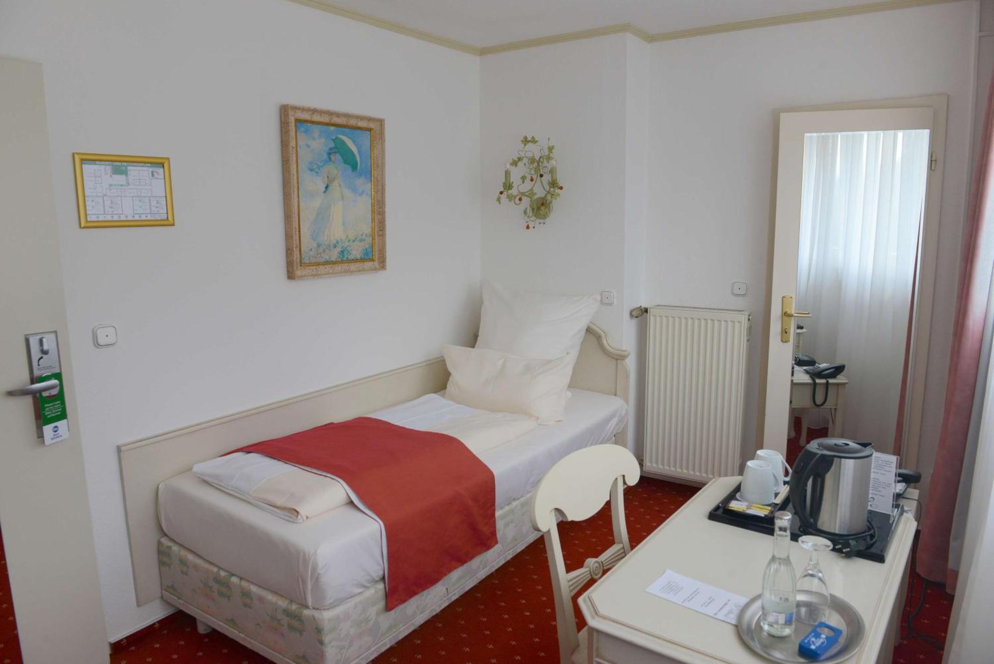 Sure Hotel By Best Western Rhoen Garden Poppenhausen Exteriör bild