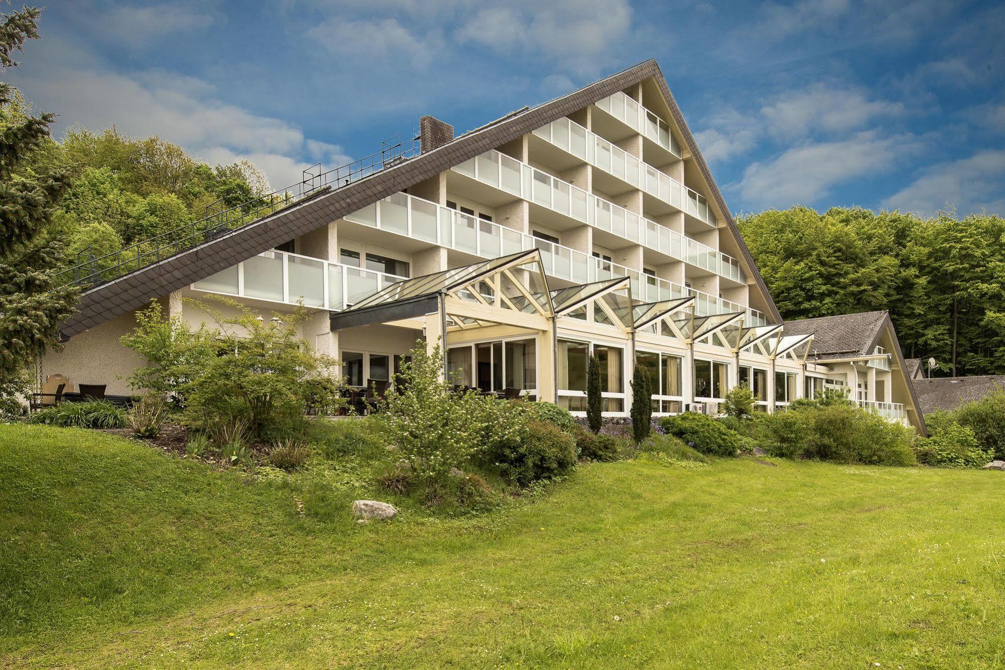 Sure Hotel By Best Western Rhoen Garden Poppenhausen Exteriör bild