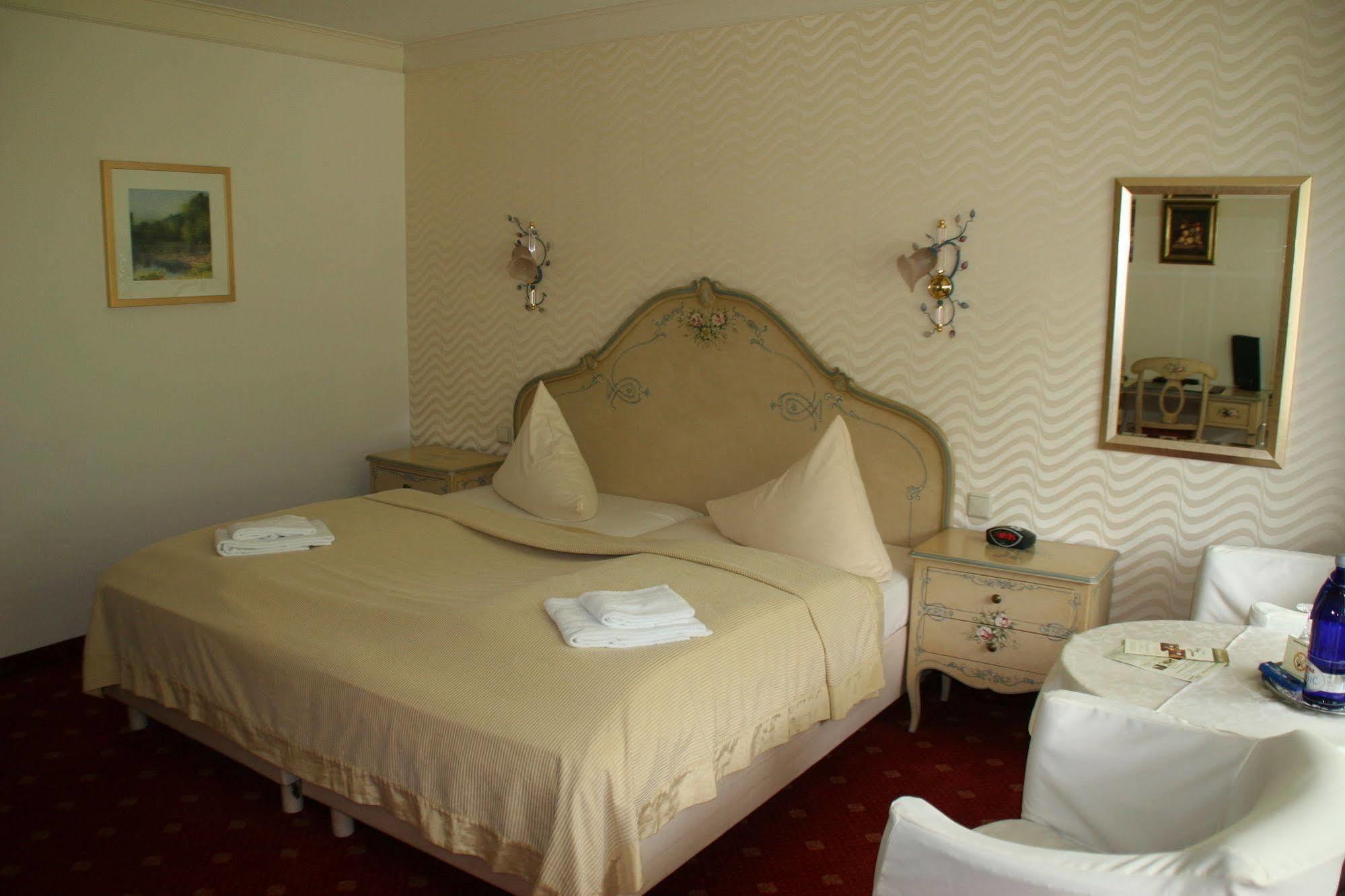 Sure Hotel By Best Western Rhoen Garden Poppenhausen Exteriör bild