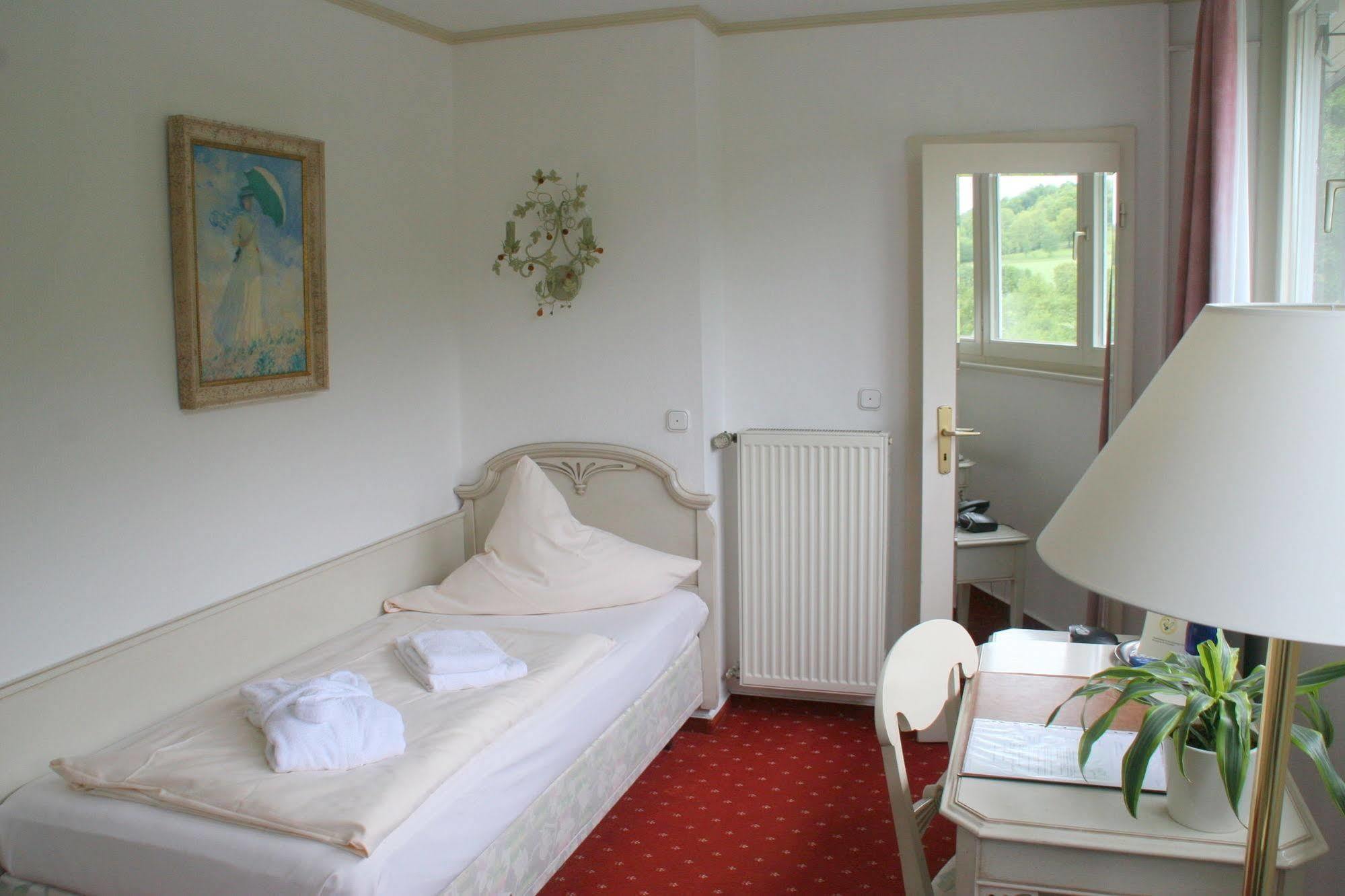 Sure Hotel By Best Western Rhoen Garden Poppenhausen Exteriör bild