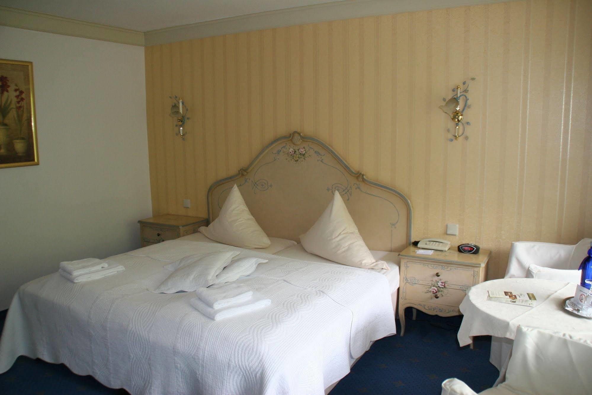 Sure Hotel By Best Western Rhoen Garden Poppenhausen Exteriör bild